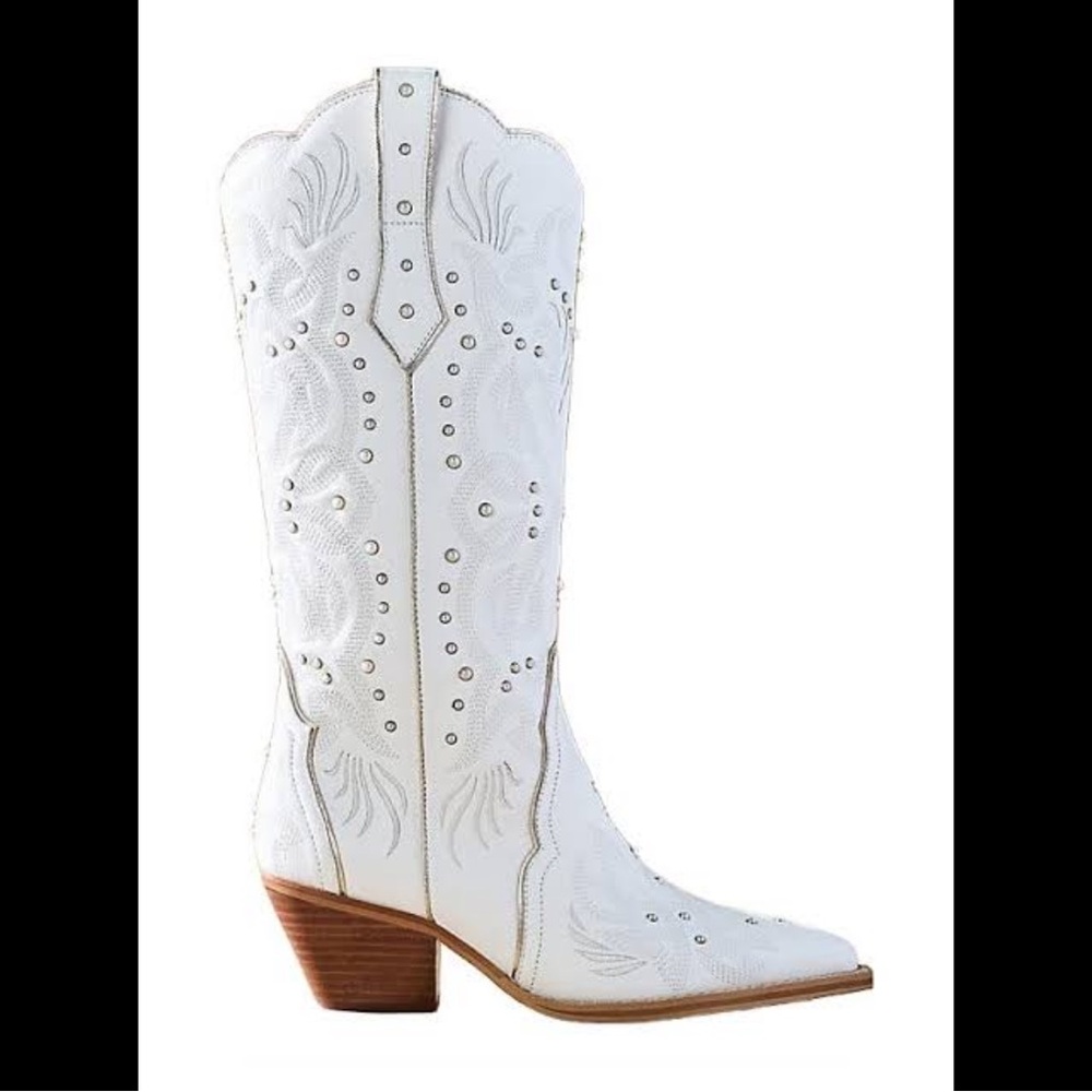 Anthropologie Matisse Forever Pearl Stud Heeled Boots